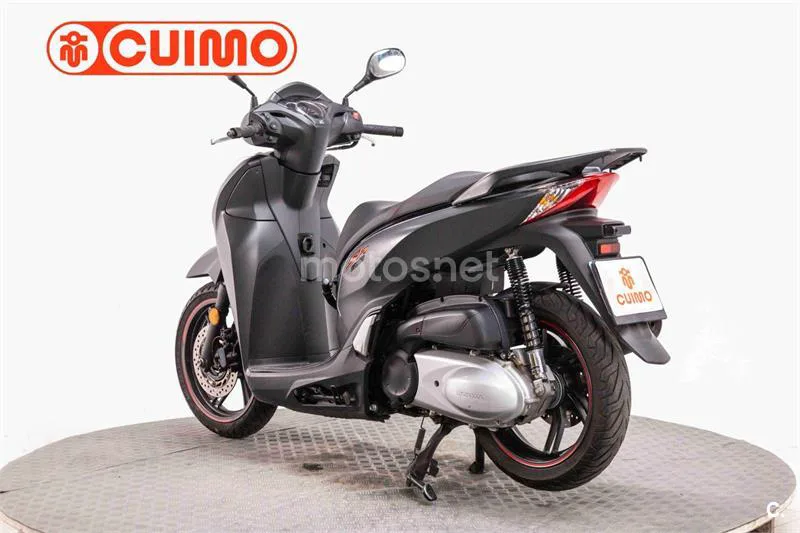 Honda SH 300i – Vista 13