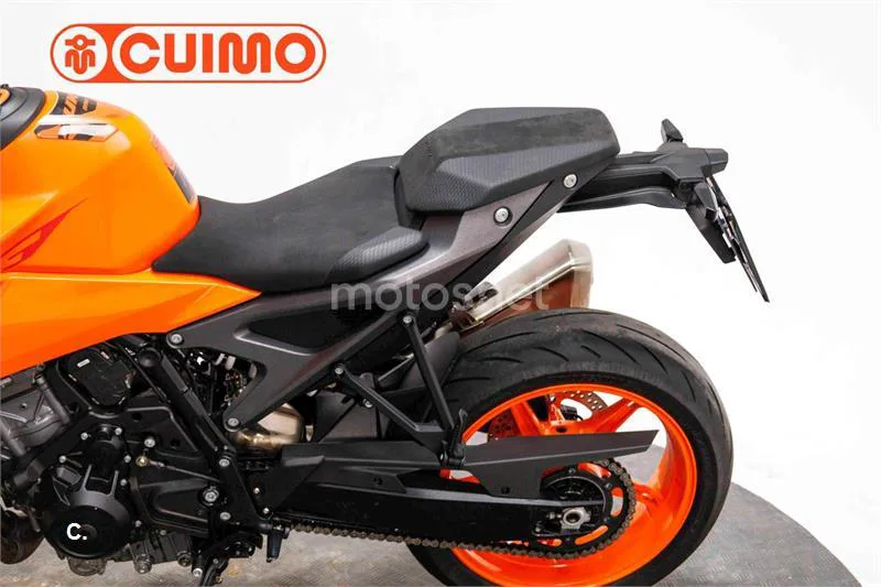 KTM 990 – Vista 16