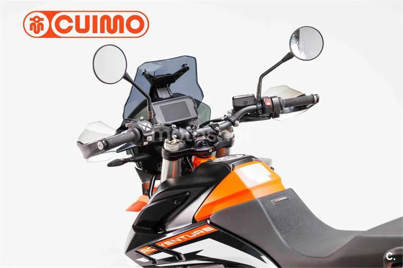KTM 890 – Vista 14