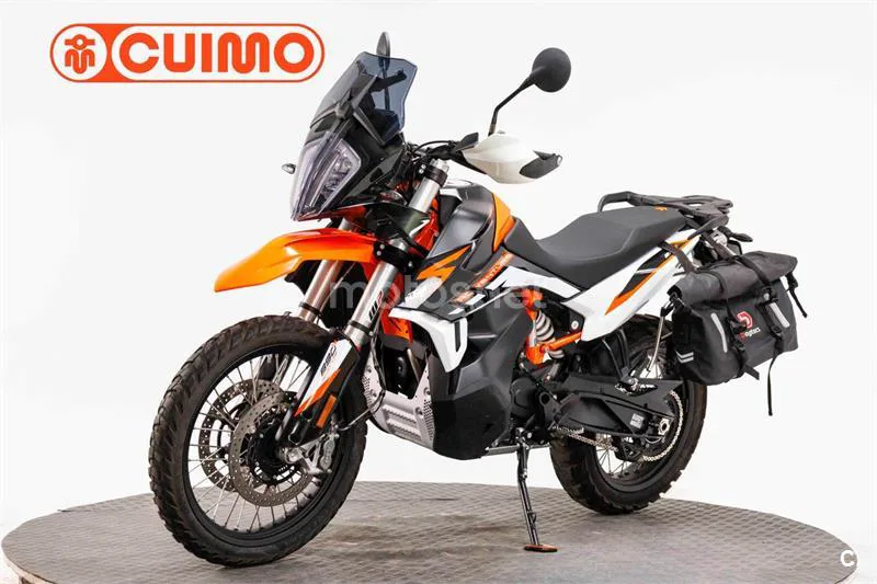 KTM 890 – Vista 18