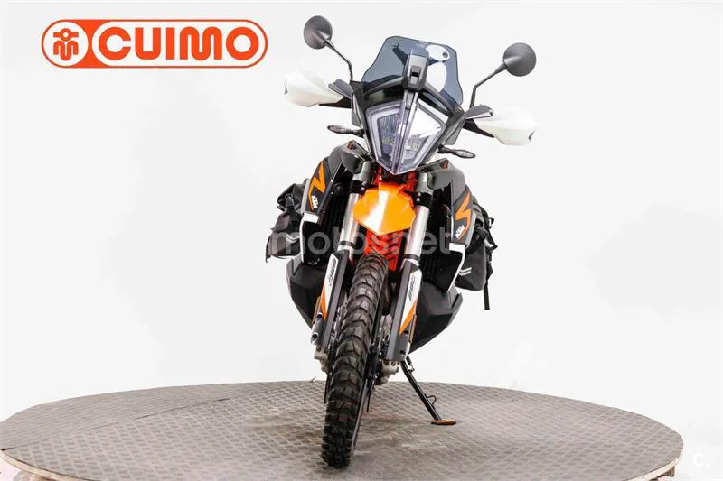 KTM 890 – Vista 20