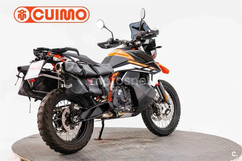 KTM 890 – Vista 9