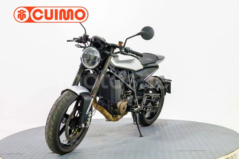 Husqvarna Vitpilen – Vista 15