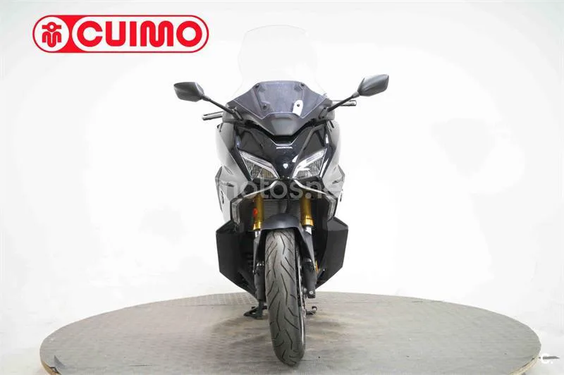 Honda Forza 750 – Vista 10
