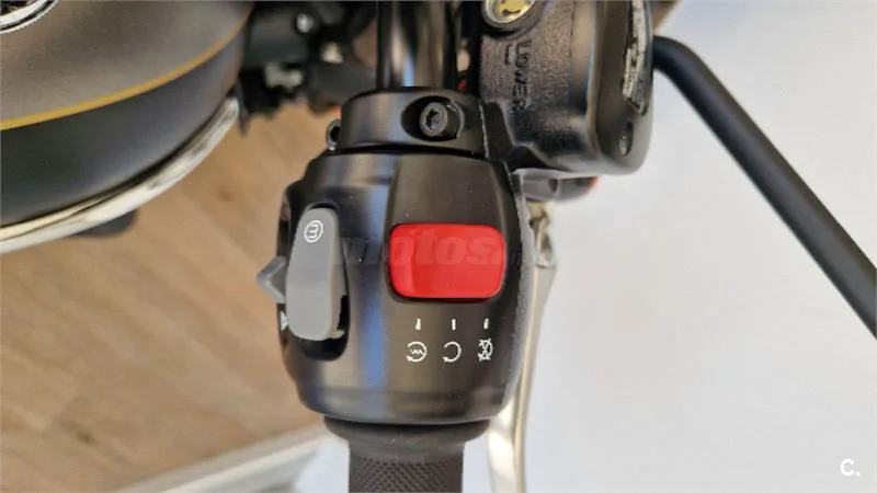 Triumph Bonneville T120 – Vista 11