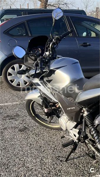 Honda CBF 125 – Vista 7
