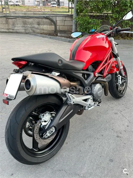 Ducati Monster 696 – Vista 2