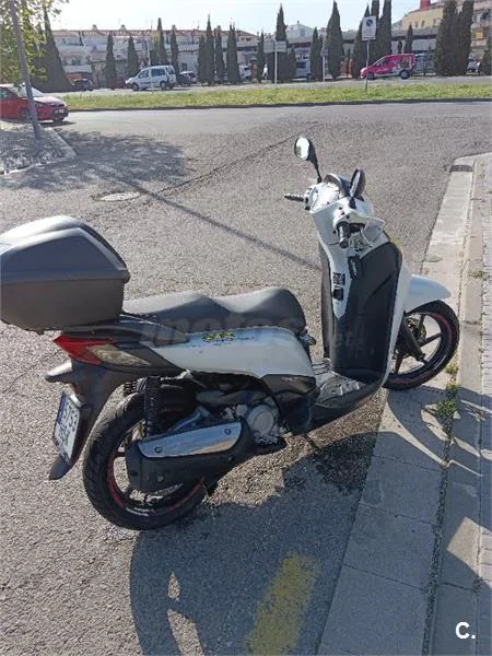 Honda SCOOPY SH300i Sport – Vista 3