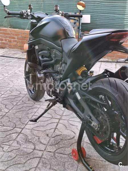 Ducati Monster – Vista 2