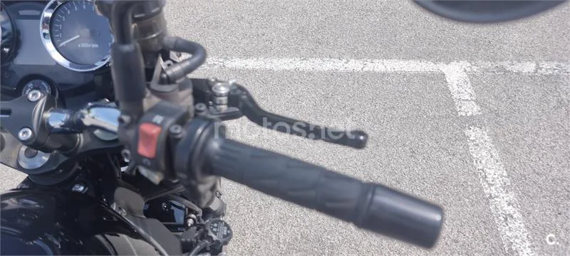 Kawasaki Z900RS – Vista 4