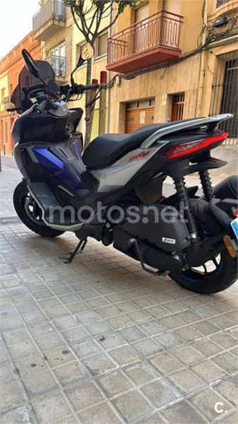 Aprilia SR GT 125 – Vista 14