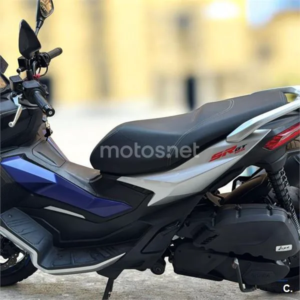Aprilia SR GT 125 – Vista 3