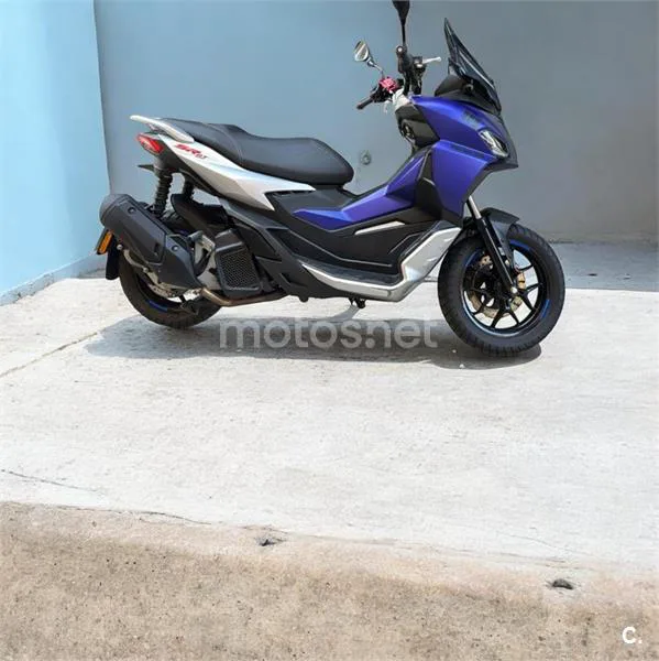 Aprilia SR GT 125 – Vista 4