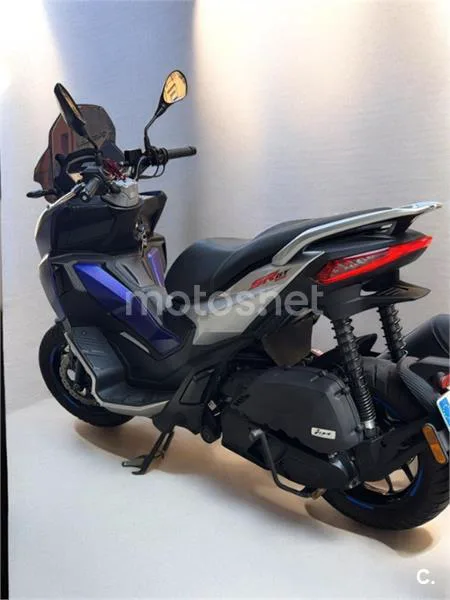 Aprilia SR GT 125 – Vista 9