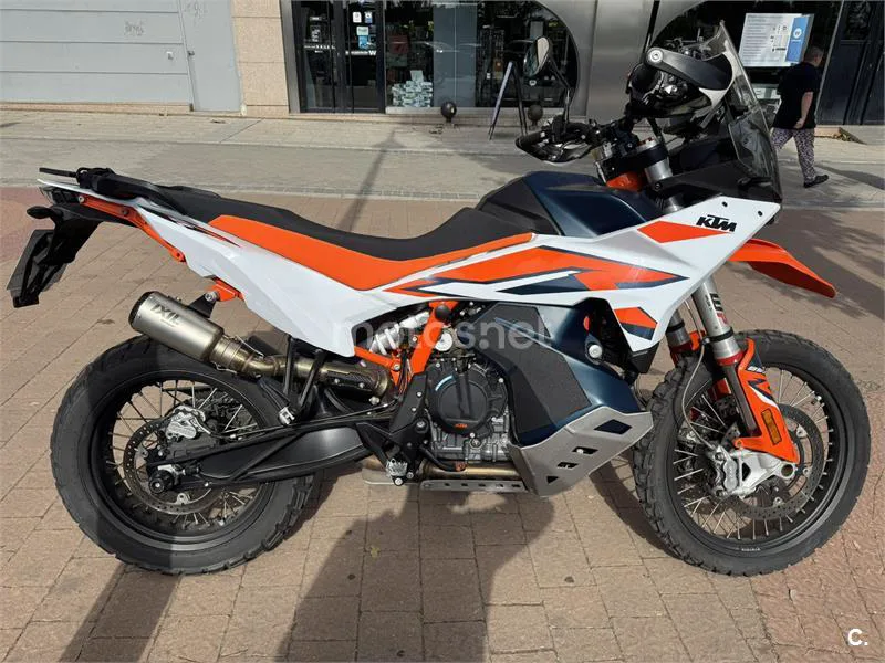KTM 890 – Vista 3