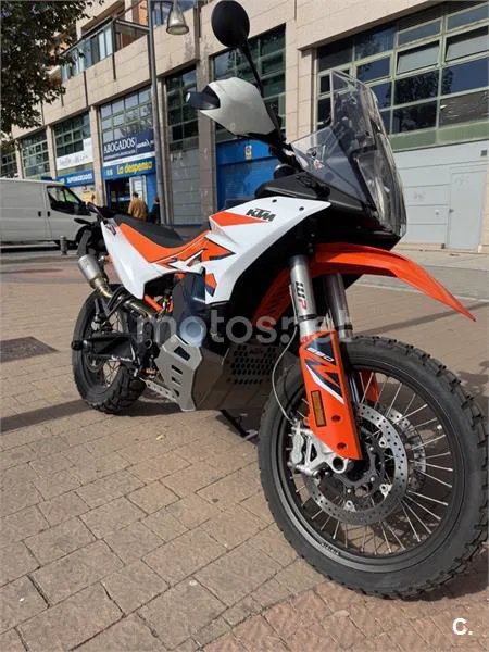 KTM 890 – Vista 4