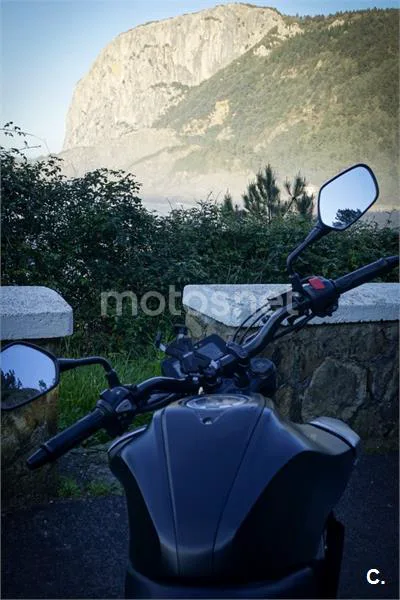 Honda CB 125 R – Vista 4