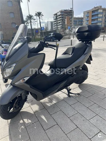 Suzuki Burgman 400 – Vista 2