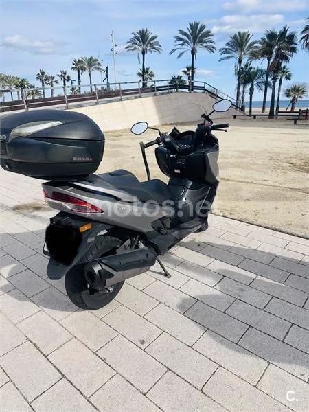 Suzuki Burgman 400 – Vista 3