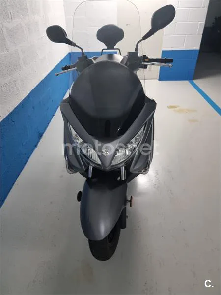 Suzuki Burgman 200 – Vista 2