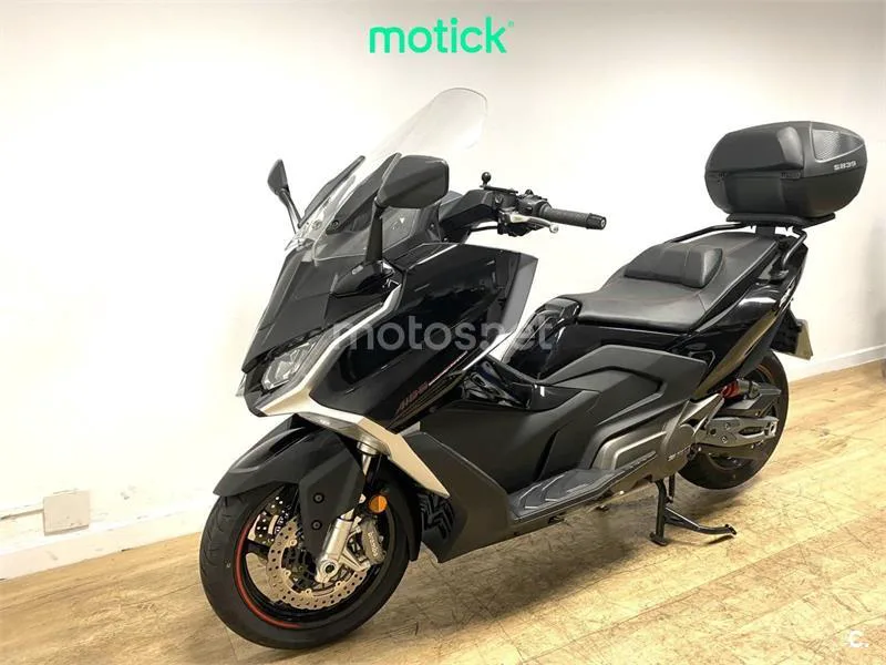 Kymco AK 550 – Vista 11