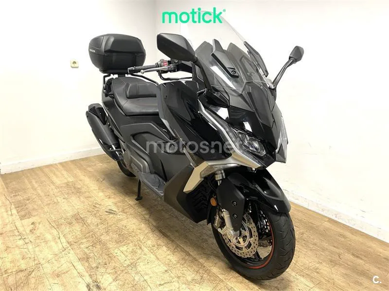 Kymco AK 550 – Vista 6