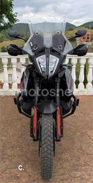 KTM 890 – Vista 2