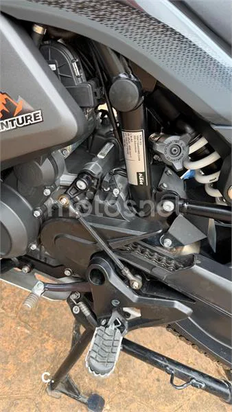 KTM 890 – Vista 6