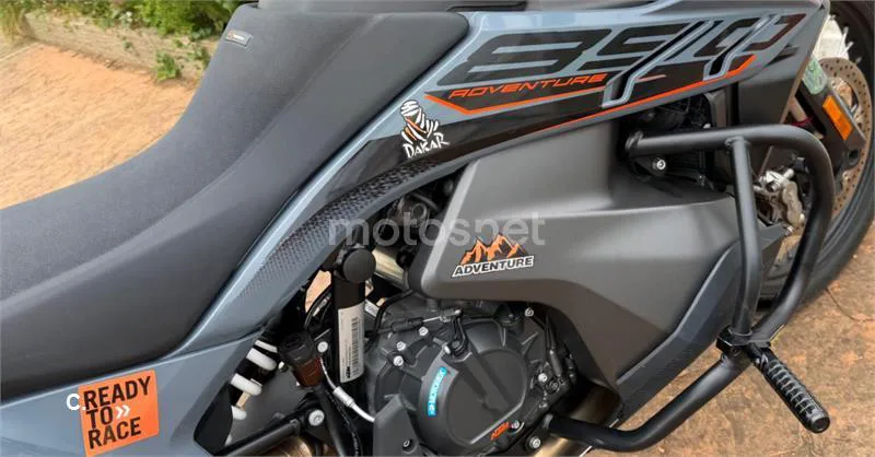 KTM 890 – Vista 9