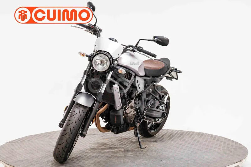 Yamaha XSR 700 – Vista 18