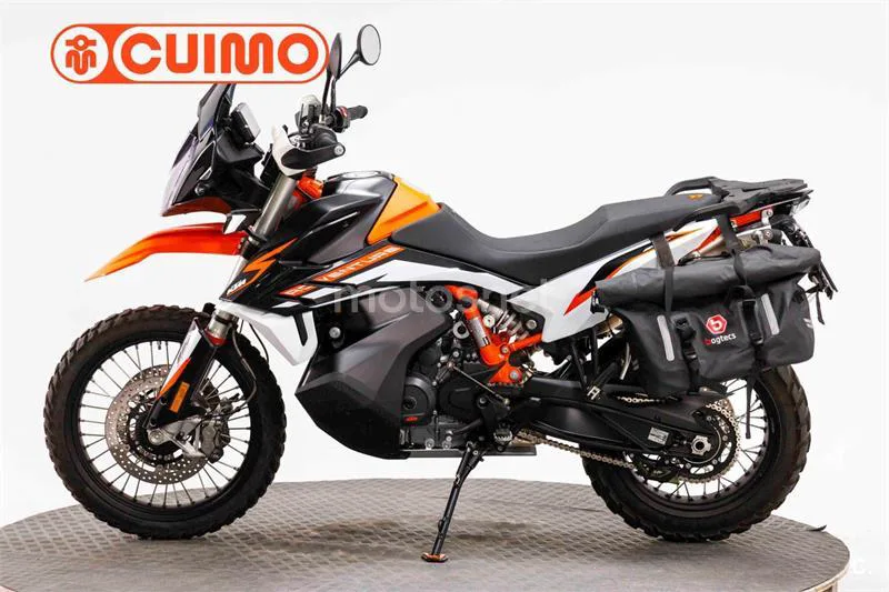 KTM 890 – Vista 15