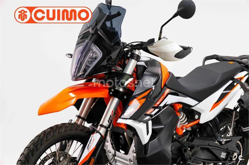 KTM 890 – Vista 19