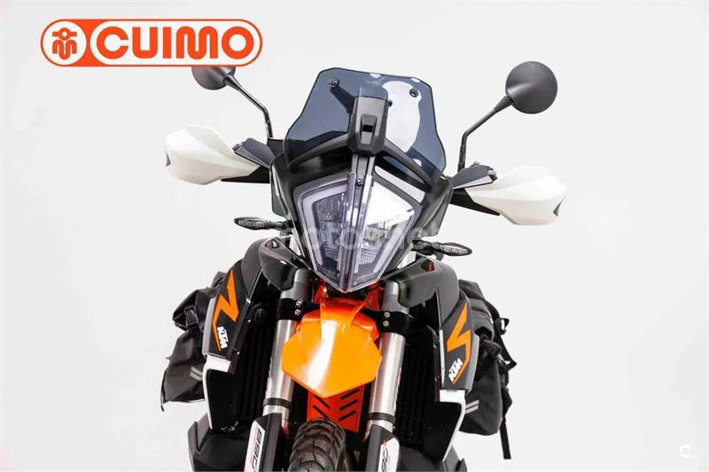 KTM 890 – Vista 21