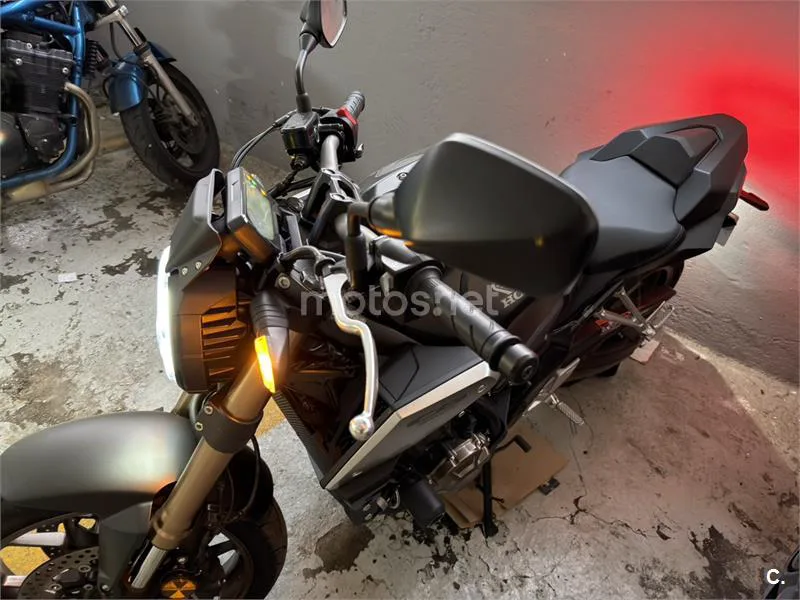 Honda CB 650 R – Vista 11