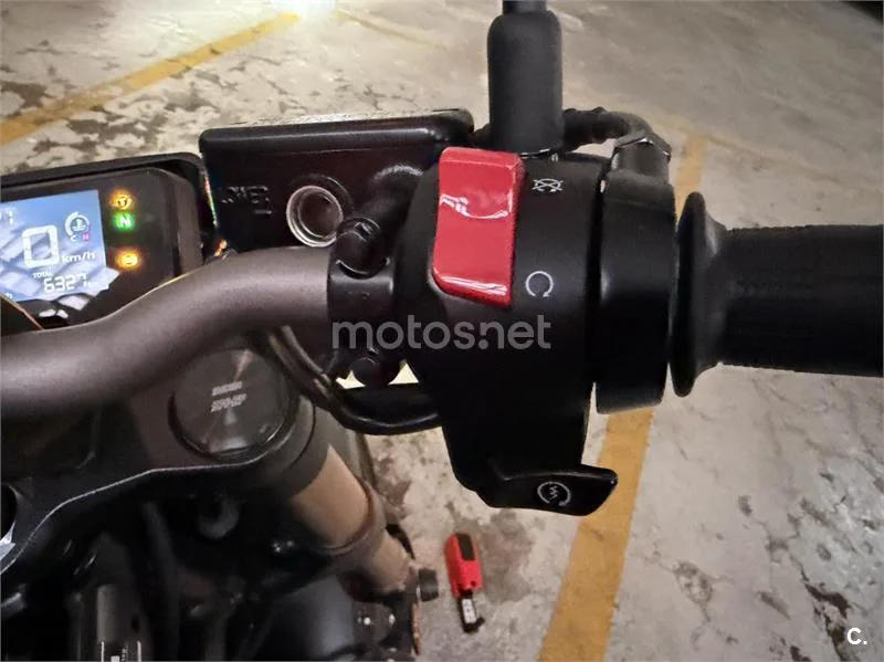 Honda CB 650 R – Vista 15