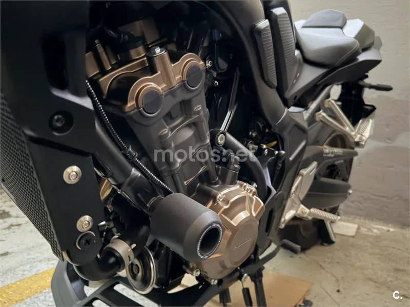 Honda CB 650 R – Vista 4