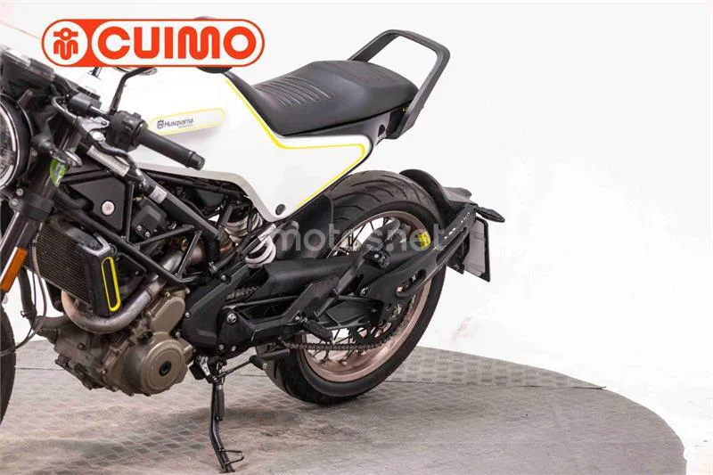 Husqvarna Vitpilen 401 – Vista 22