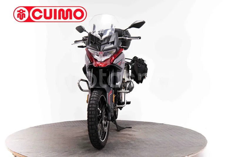 Voge 650 DSX – Vista 10