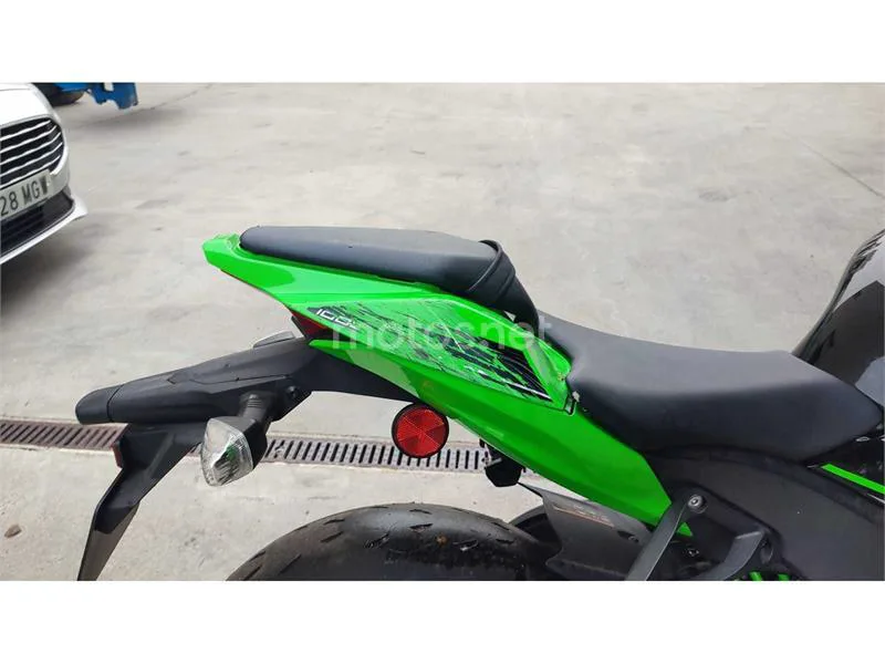 Kawasaki ZX-10R – Vista 12