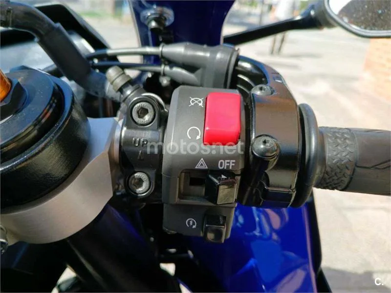 Yamaha R7 – Vista 12
