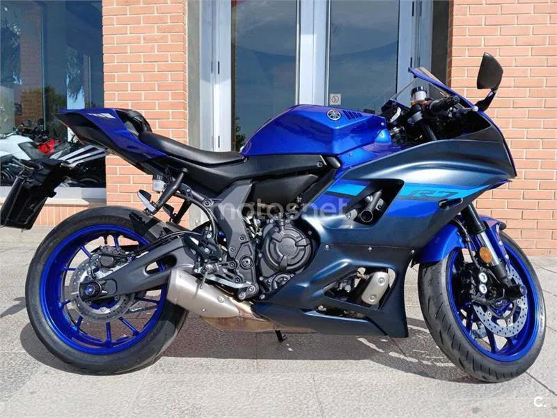 Yamaha R7 – Vista 4