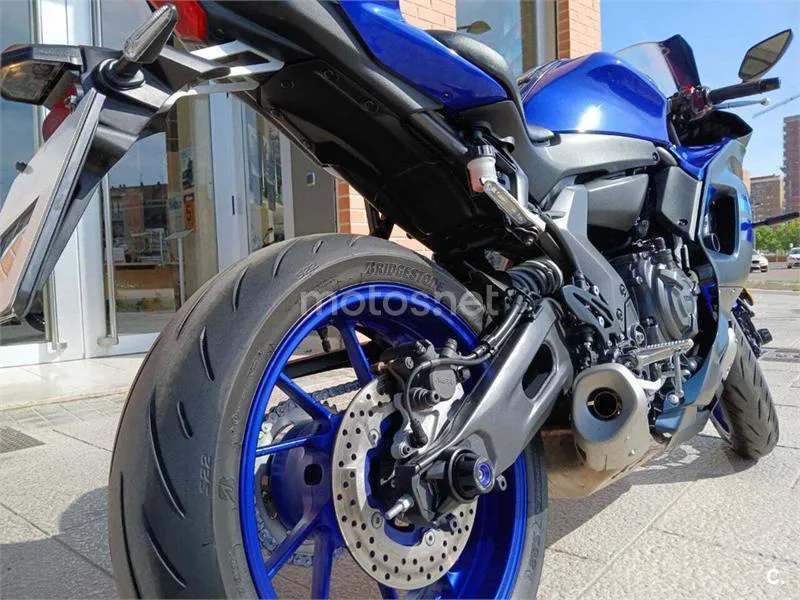 Yamaha R7 – Vista 6