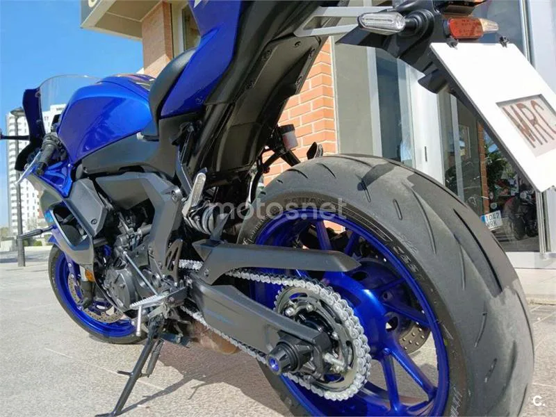 Yamaha R7 – Vista 9
