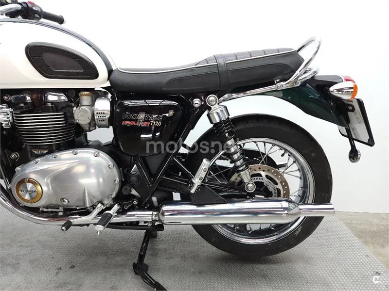 Triumph Bonneville T120 – Vista 19