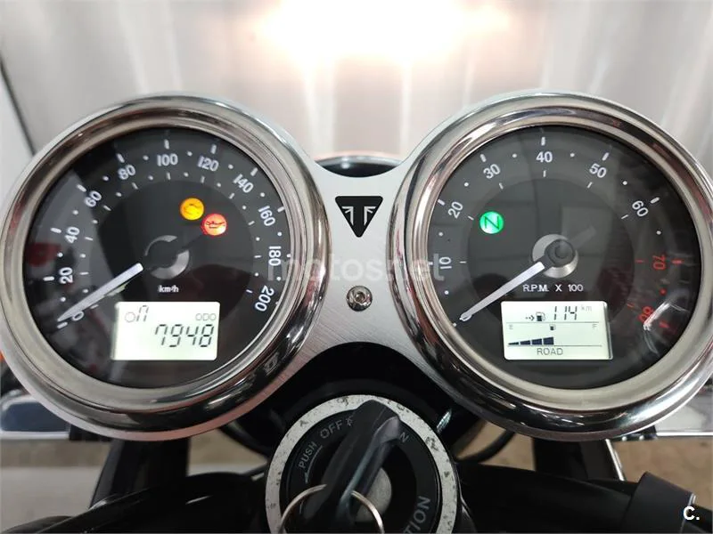 Triumph Bonneville T120 – Vista 8