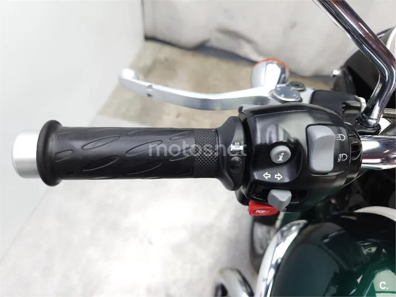 Triumph Bonneville T120 – Vista 9
