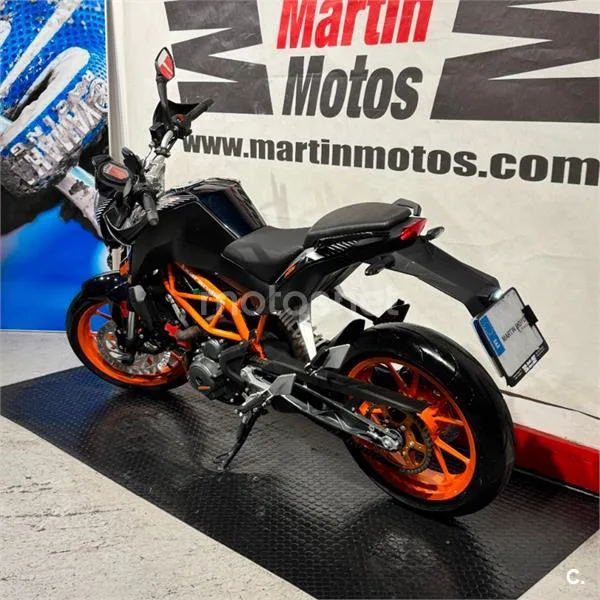 KTM 390 Duke – Vista 3