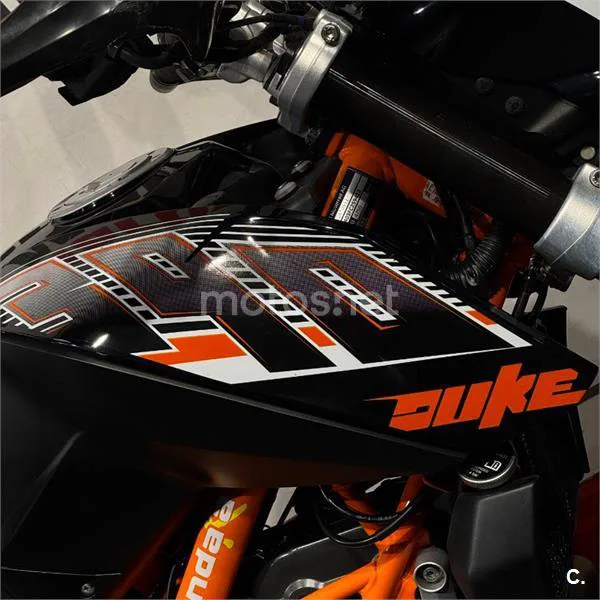 KTM 390 Duke – Vista 8
