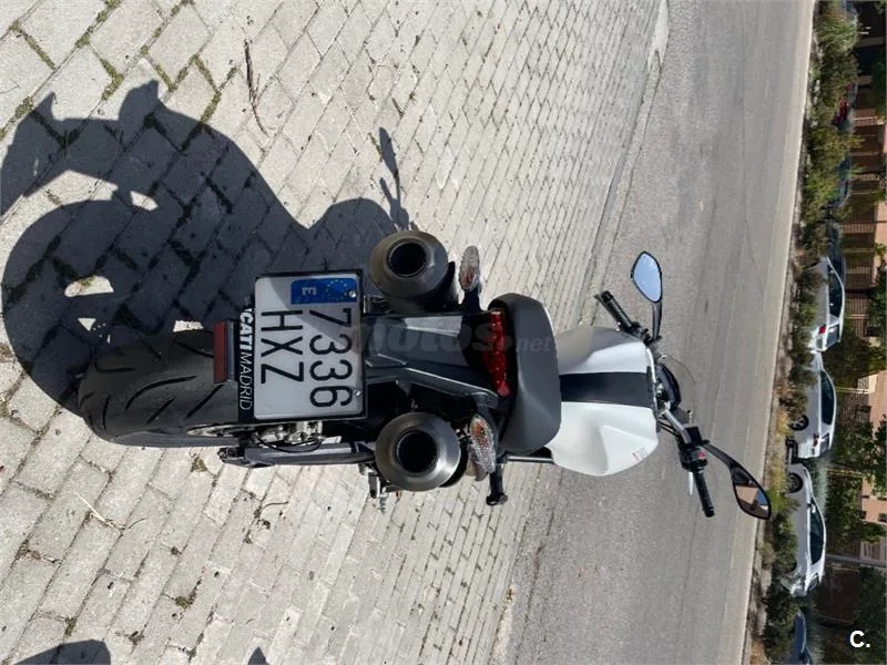 Ducati Monster 696 – Vista 3
