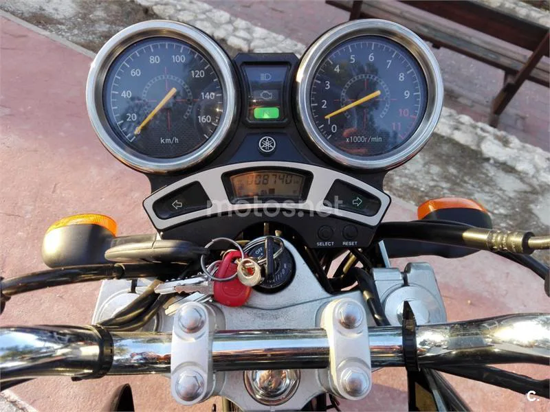 Yamaha YBR 250 – Vista 15